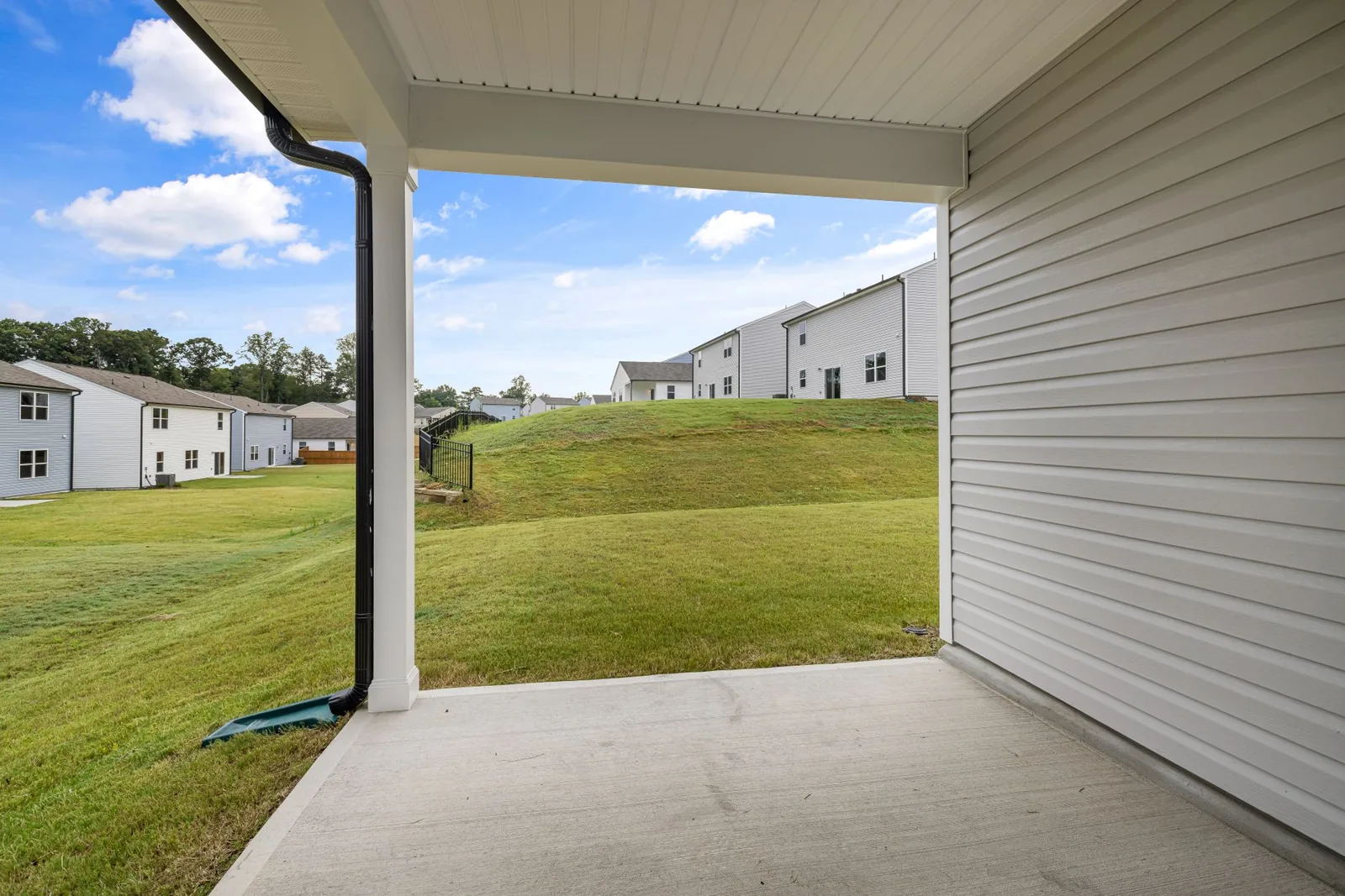 how much should a patio cost