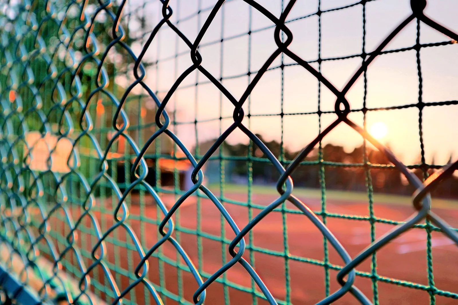 How much is fencing cost for a vinyl privacy fence in a suburban backyard