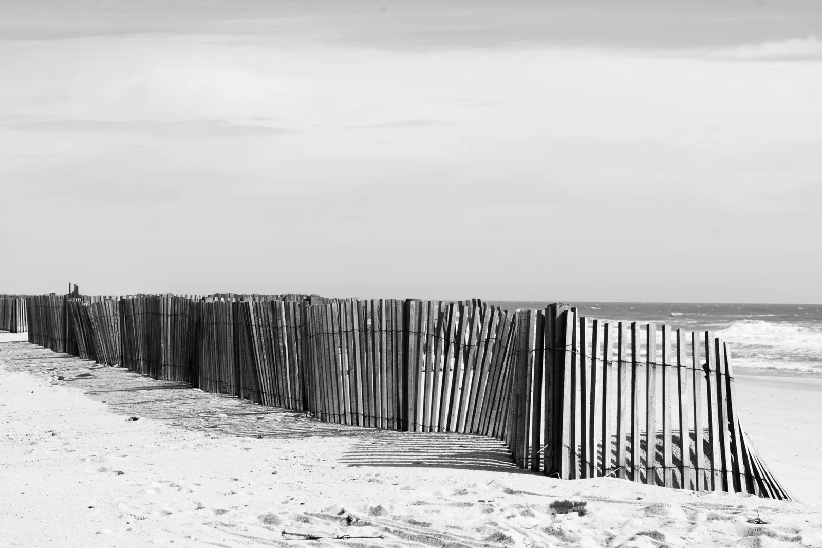 Average fence cost rises with terrain, gates, and material choice