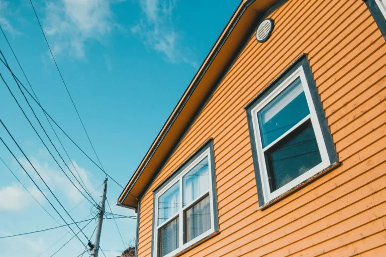 How Much Should Siding Replacement Cost? Complete 2025 Price Guide
